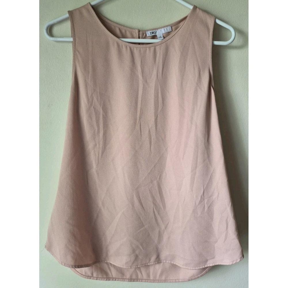 DR 2 Women's Pale Blush Sleeveless Rounded Hem Back Button Size Small